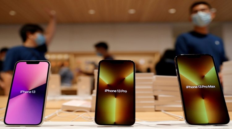 Apple sold most 5G smartphones in Q3, Samsung grows at Xiaomi’s expense: Report