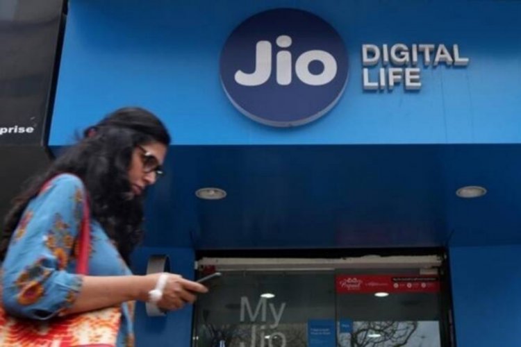 Jio Rs 2,999 annual prepaid recharge plan launched for heavy data users: Benefits, validity, other details