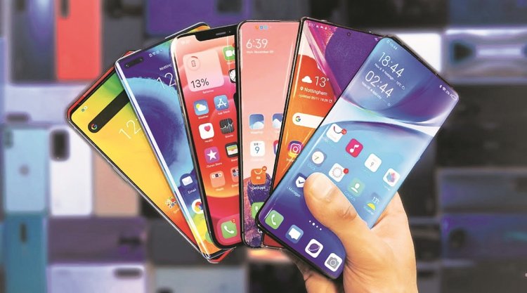 Samsung leads global smartphone shipments in 2021, market grows for first time since 2017: Counterpoint